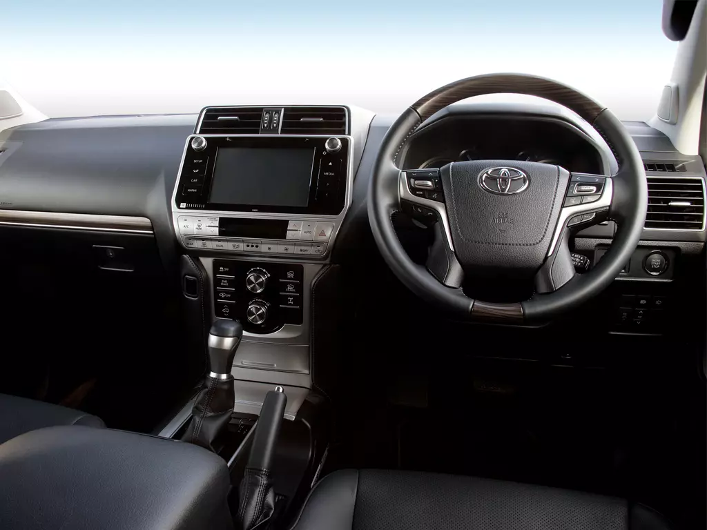 Toyota Land Cruiser 2.8 D-4D 204 Invincible 5dr Auto 7 Seats Sunroof