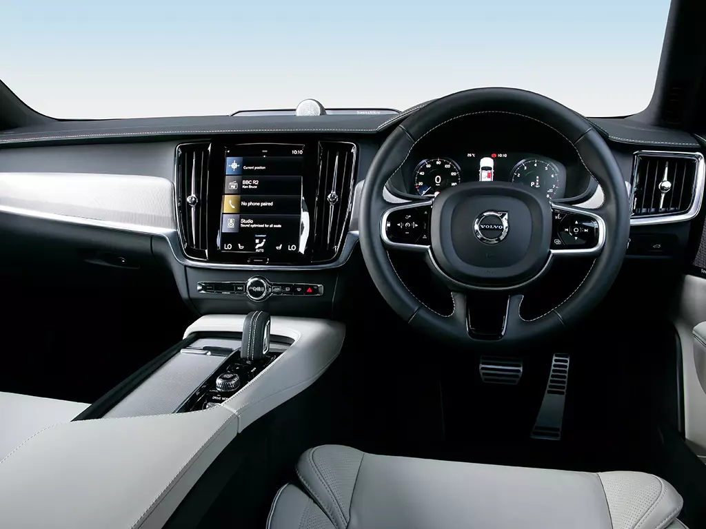 Volvo V90 2.0 B5P Plus Dark 5dr Auto