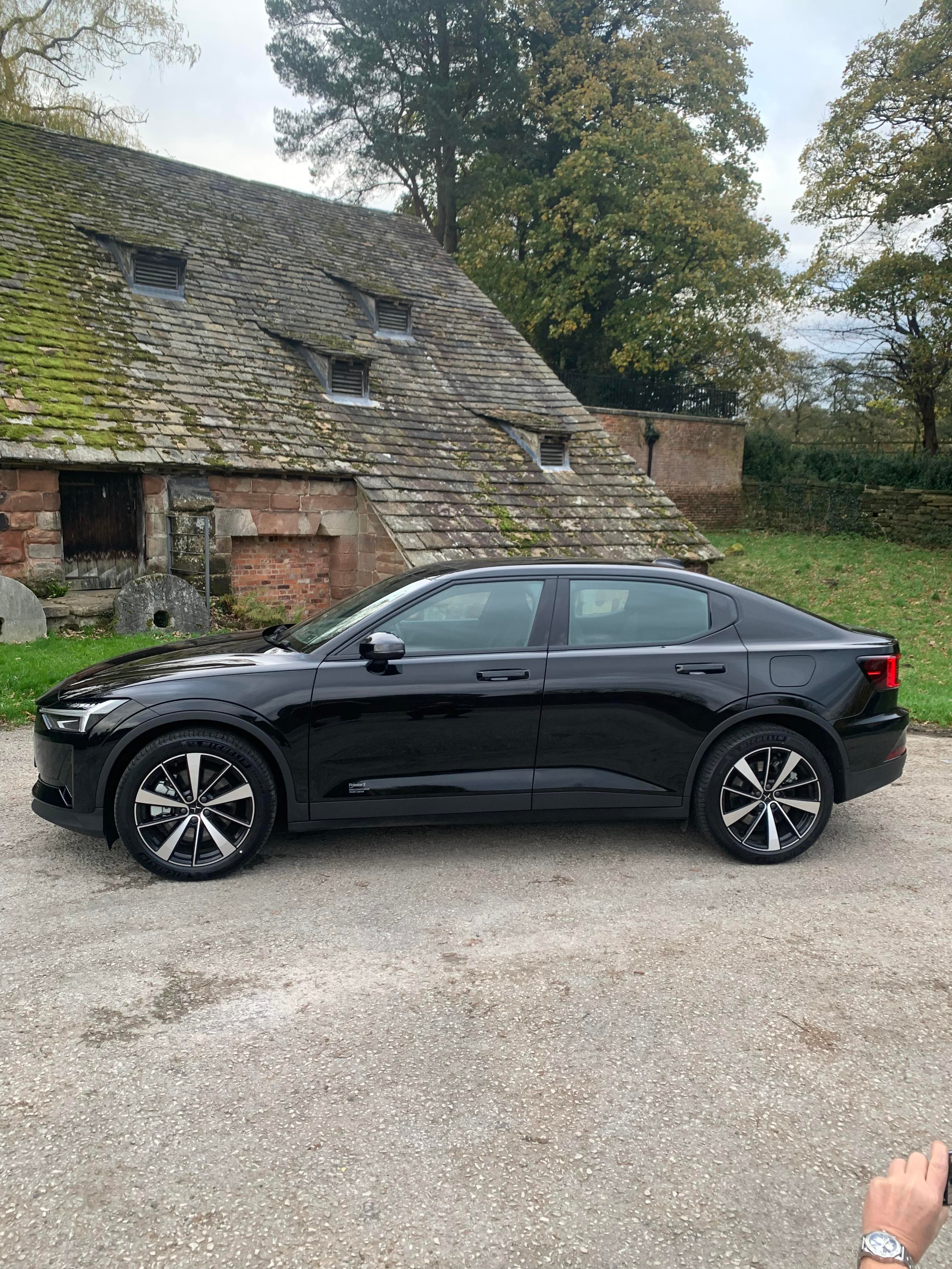 Polestar 2 deals side view