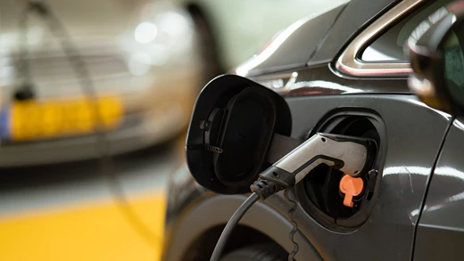 UK Government axes plug-in car grant