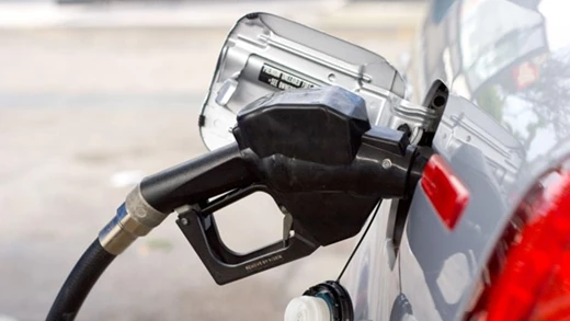 How To Improve Your Fuel Efficiency While Driving And Save Money