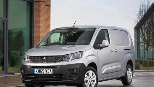 Maximizing Business Efficiency: How to Choose the Best Work Van to Lease