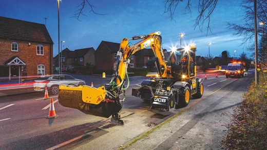 The digger that repairs potholes in minutes