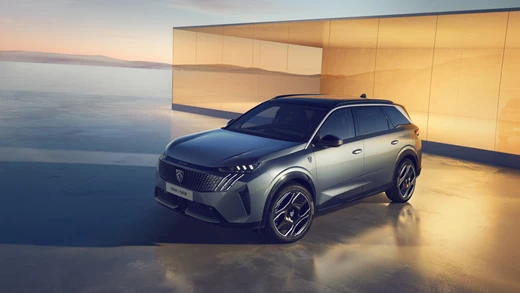 Peugeot Unveils the 7 Seat, 410mile e-5008 EV