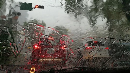Advice For Driving in Heavy Rain and Floods